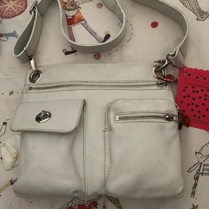 Crossbody by roots👍🏼💙❤️👜💕